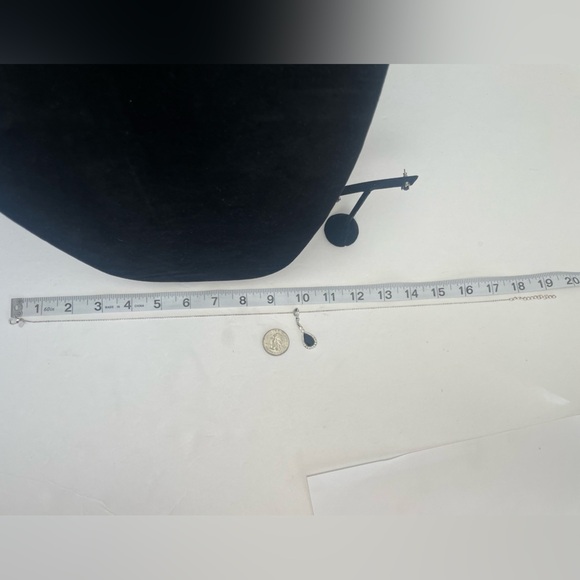 Black teardrop and rhinestone pendant on silver tone Necklace with Earrings - Picture 3 of 5